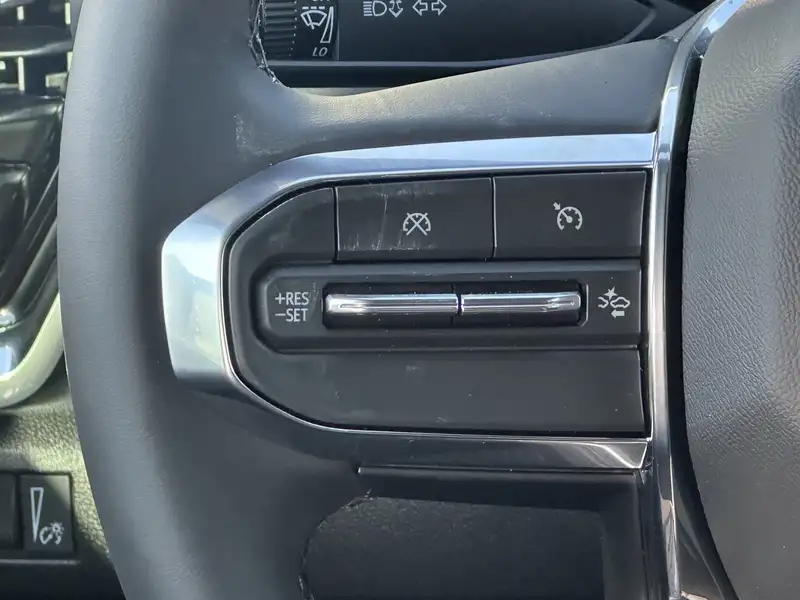 2026 GMC Canyon Elevation, černá, 4 km, dovoz Kanada — foto 12 z 12