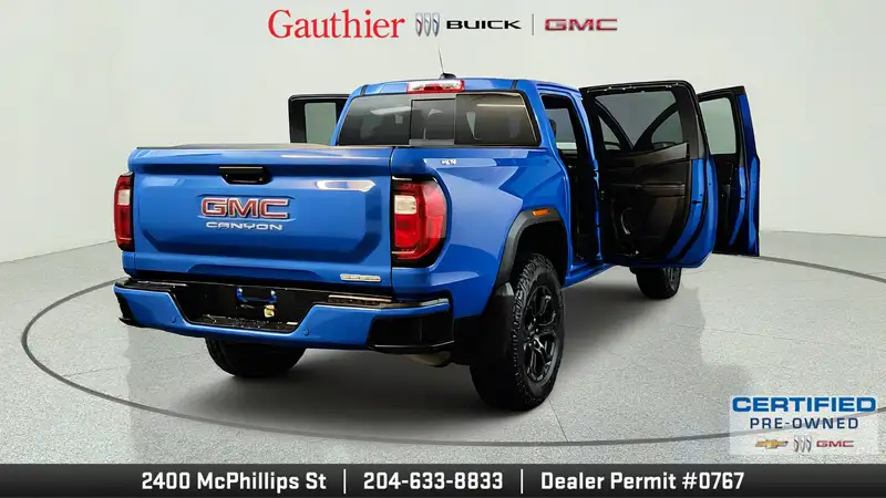 2025 GMC Canyon Elevation, modrá, 30 178 km, dovoz Kanada — foto 9 z 12