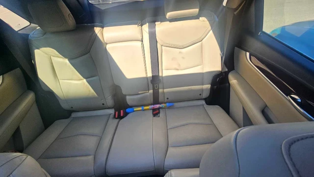 2017 Cadillac Xt5, 215 000 km, dovoz Kanada — foto 3 z 5
