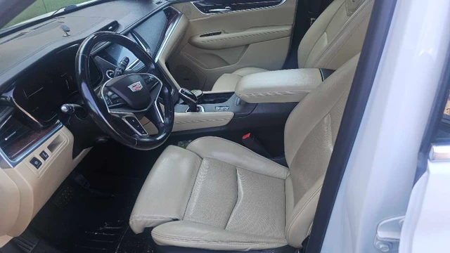 2017 Cadillac Xt5, 215 000 km, dovoz Kanada — foto 4 z 5