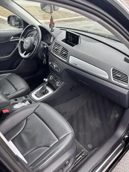2015 Audi Q3 Progressiv, 173 990 km, dovoz Kanada — foto 10 z 11