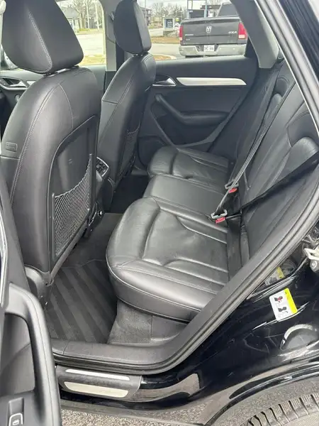 2015 Audi Q3 Progressiv, 173 990 km, dovoz Kanada — foto 11 z 11