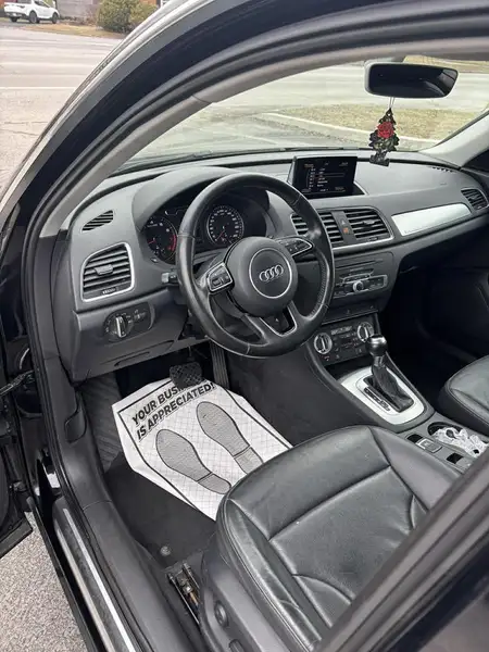 2015 Audi Q3 Progressiv, 173 990 km, dovoz Kanada — foto 9 z 11
