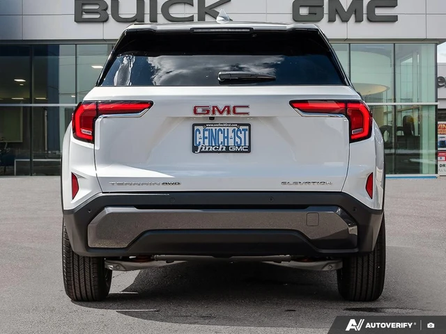2027 GMC Terrain AWD Elevation AWD Elevation, bílá, 10 km, dovoz Kanada — foto 5 z 20