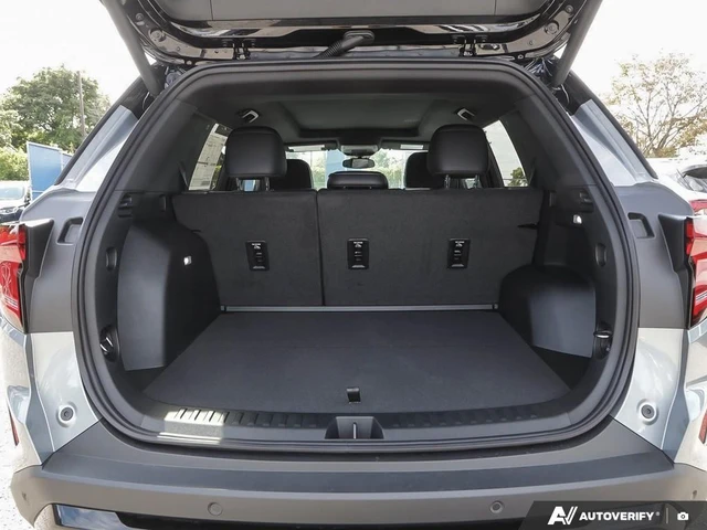 2027 GMC Terrain AWD Elevation AWD Elevation, stříbrná, 10 km, dovoz Kanada — foto 11 z 20