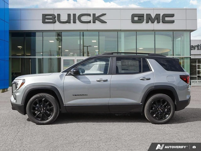 2027 GMC Terrain AWD Elevation AWD Elevation, stříbrná, 10 km, dovoz Kanada — foto 3 z 20