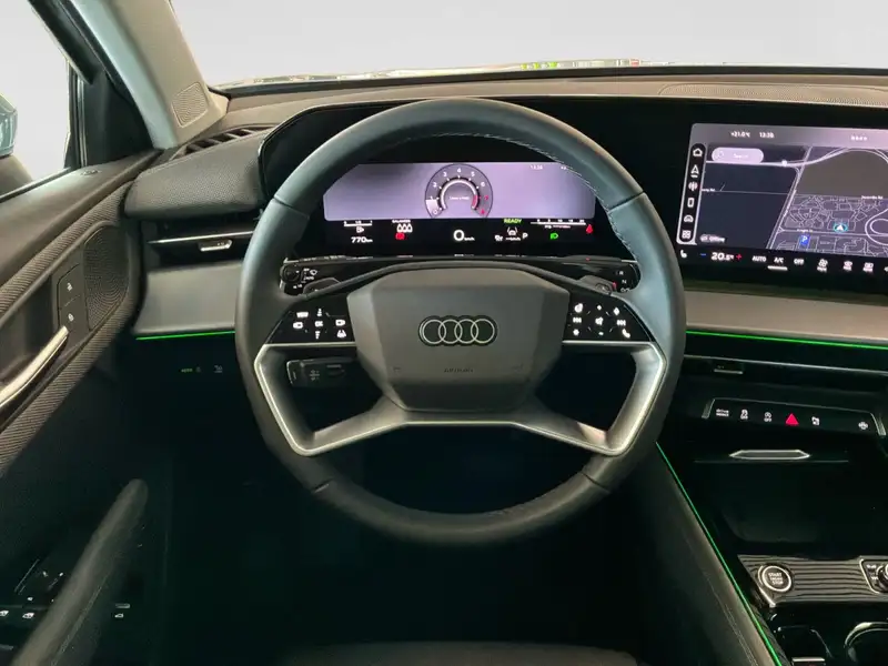 2026 Audi Q3 Progressiv, šedá, 1 995 km, dovoz Kanada — foto 11 z 12