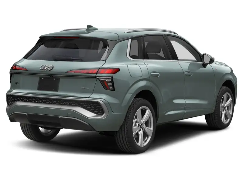 2026 Audi Q3 Technik quattro, zelená, 90 km, dovoz Kanada — foto 2 z 11