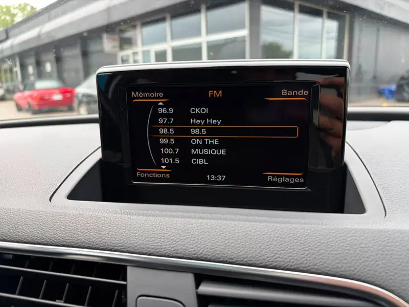 2016 Audi Q3 Progressiv, bílá, 117 930 km, dovoz Kanada — foto 10 z 12