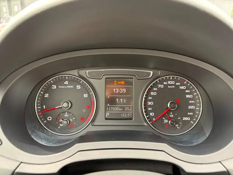 2016 Audi Q3 Progressiv, bílá, 117 930 km, dovoz Kanada — foto 12 z 12