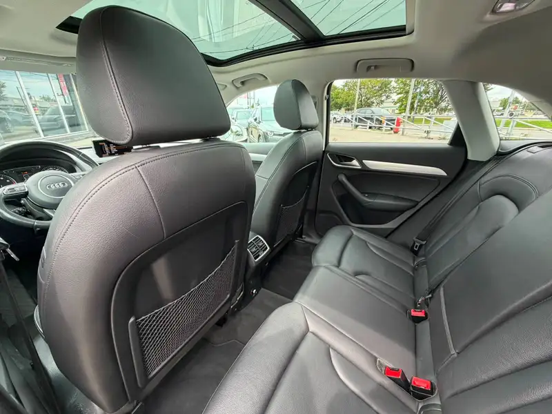 2016 Audi Q3 Progressiv, bílá, 117 930 km, dovoz Kanada — foto 7 z 12