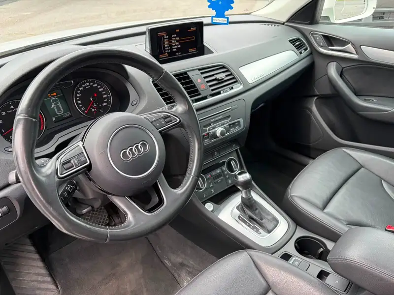 2016 Audi Q3 Progressiv, bílá, 117 930 km, dovoz Kanada — foto 8 z 12