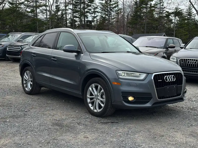 2015 Audi Q3 Technik, šedá, 169 000 km, dovoz Kanada — foto 4 z 12