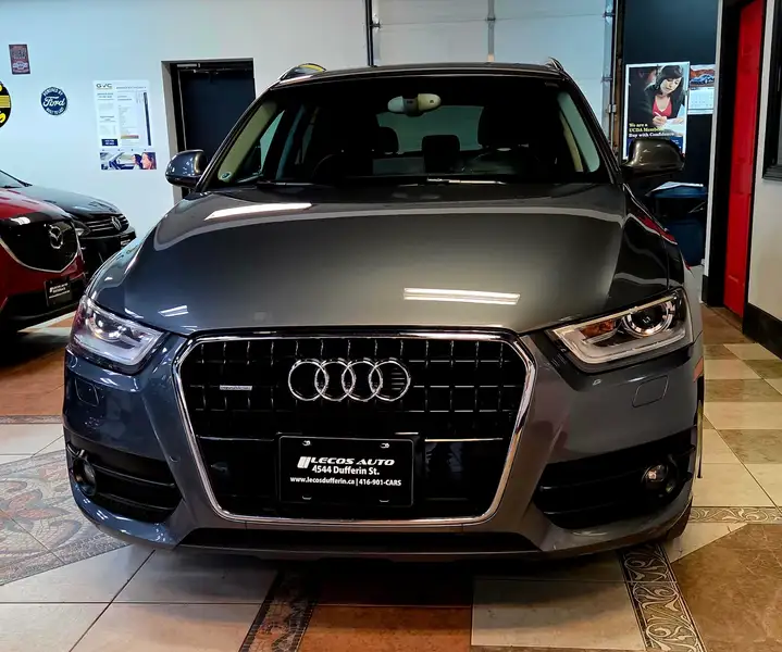 2015 Audi Q3 Progressiv, šedá, 124 551 km, dovoz Kanada — foto 2 z 12