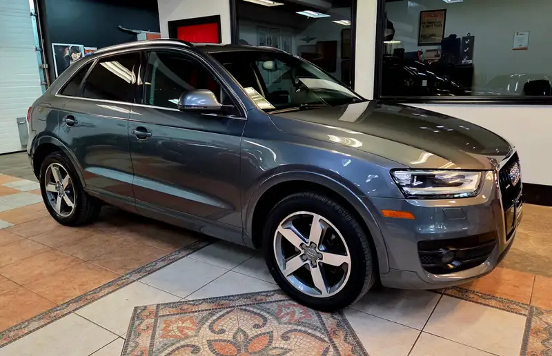 2015 Audi Q3 Progressiv, šedá, 124 551 km, dovoz Kanada — foto 5 z 12