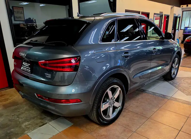 2015 Audi Q3 Progressiv, šedá, 124 551 km, dovoz Kanada — foto 7 z 12