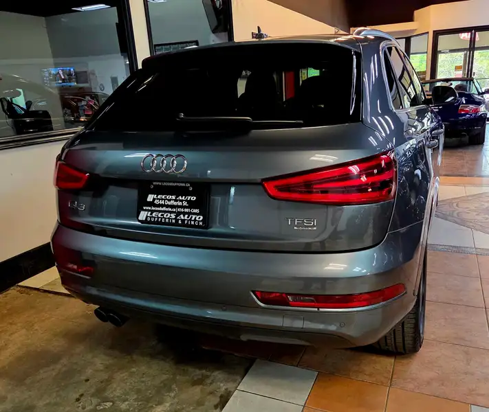 2015 Audi Q3 Progressiv, šedá, 124 551 km, dovoz Kanada — foto 8 z 12