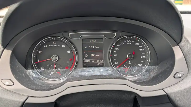 2017 Audi Q3 Progressiv, bílá, 122 761 km, dovoz Kanada — foto 7 z 8