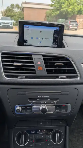 2017 Audi Q3 Progressiv, bílá, 122 761 km, dovoz Kanada — foto 8 z 8