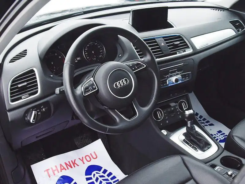 2018 Audi Q3 Progressiv, černá, 95 924 km, dovoz Kanada — foto 5 z 8