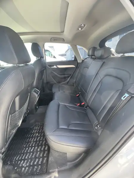 2018 Audi Q3 Progressiv, bílá, 154 300 km, dovoz Kanada — foto 6 z 11