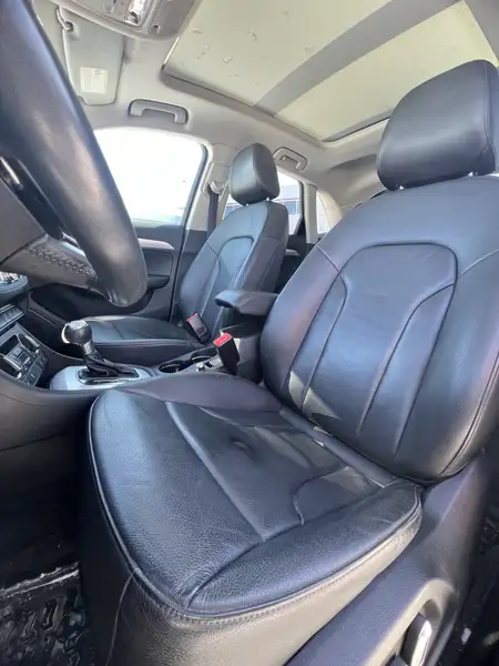 2018 Audi Q3 Progressiv, bílá, 154 300 km, dovoz Kanada — foto 9 z 11