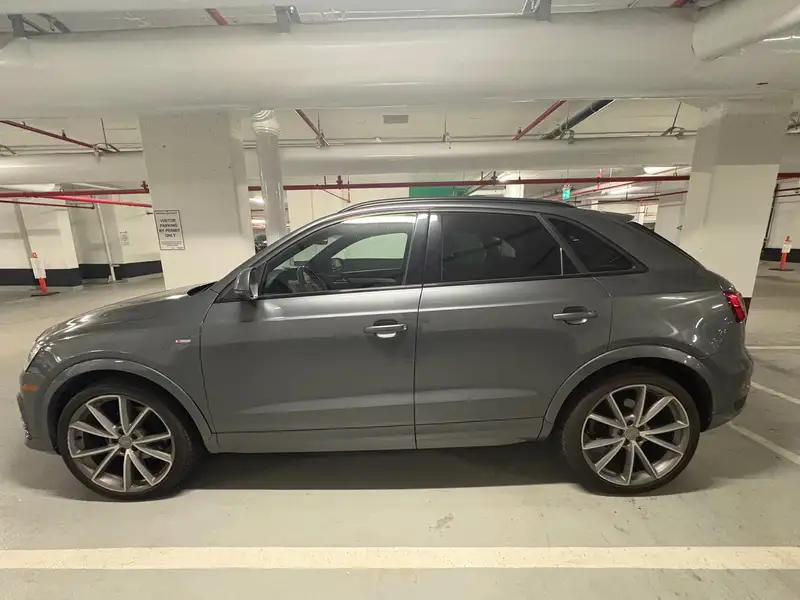 2017 Audi Q3 Technik, šedá, 231 710 km, dovoz Kanada — foto 2 z 4