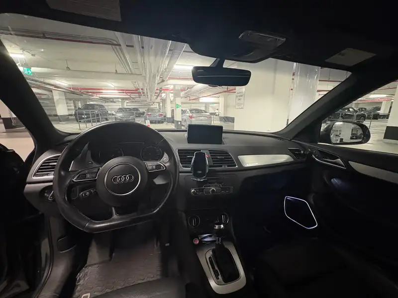 2017 Audi Q3 Technik, šedá, 231 710 km, dovoz Kanada — foto 4 z 4