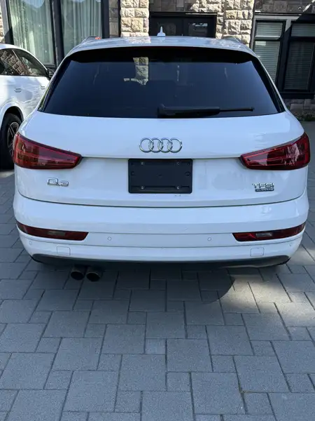 2018 Audi Q3 Progressiv, bílá, 36 257 km, dovoz Kanada — foto 9 z 12