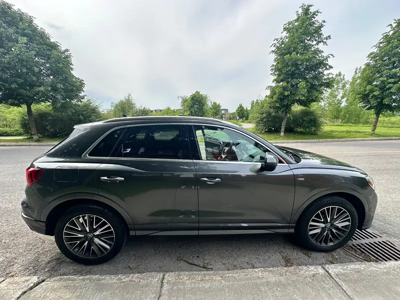2019 Audi Q3 Technik, 65 000 km, dovoz Kanada — foto 2 z 9