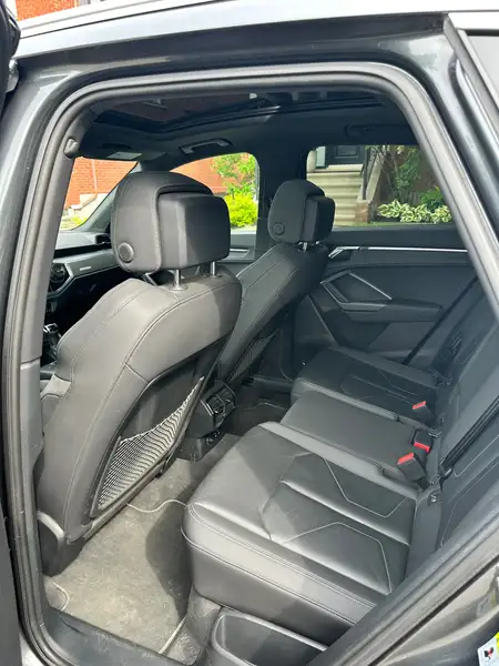 2019 Audi Q3 Technik, 65 000 km, dovoz Kanada — foto 6 z 9