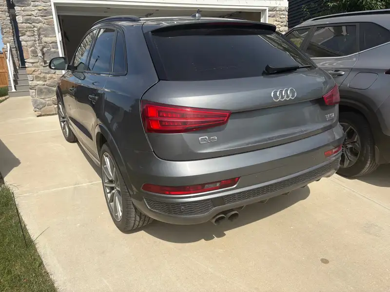 2016 Audi Q3 Technik, šedá, 129 000 km, dovoz Kanada — foto 2 z 12