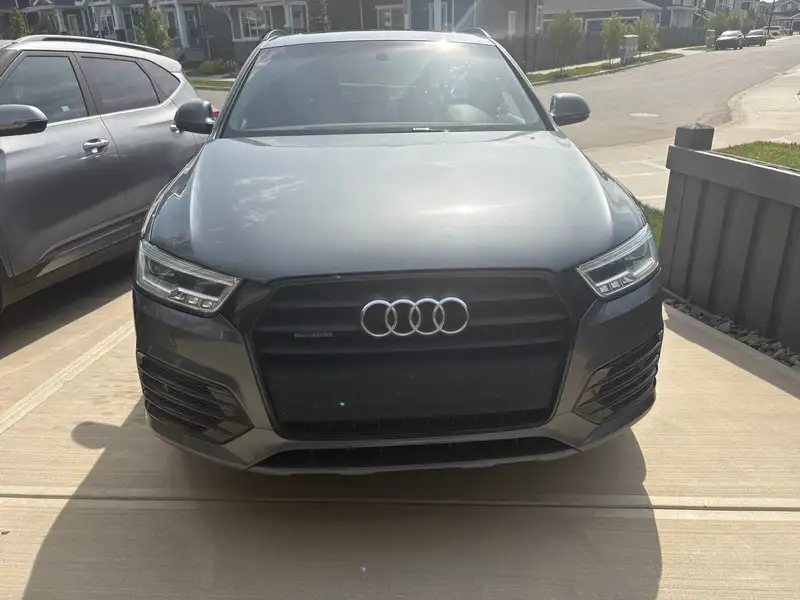 2016 Audi Q3 Technik, šedá, 129 000 km, dovoz Kanada — foto 3 z 12