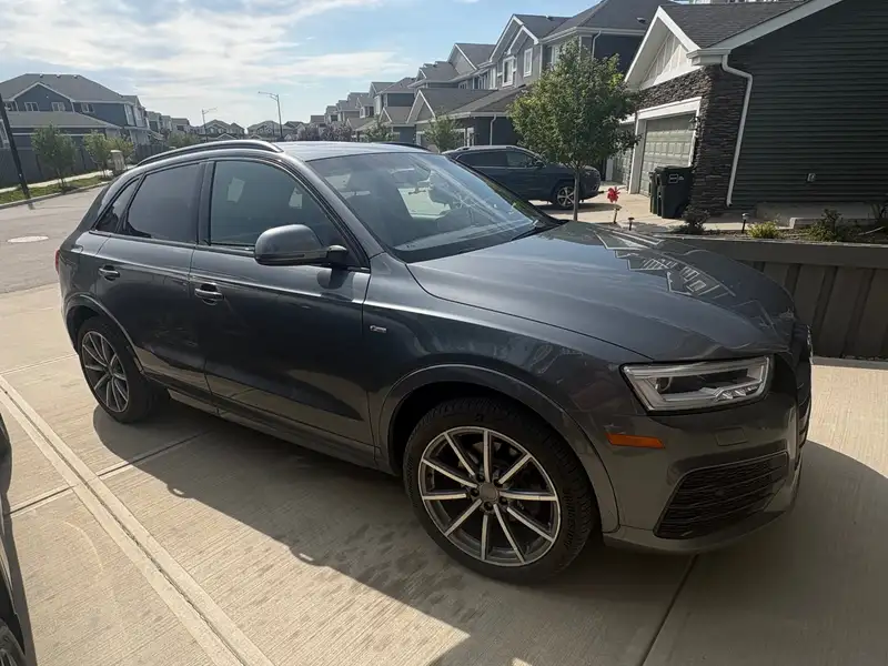 2016 Audi Q3 Technik, šedá, 129 000 km, dovoz Kanada — foto 5 z 12