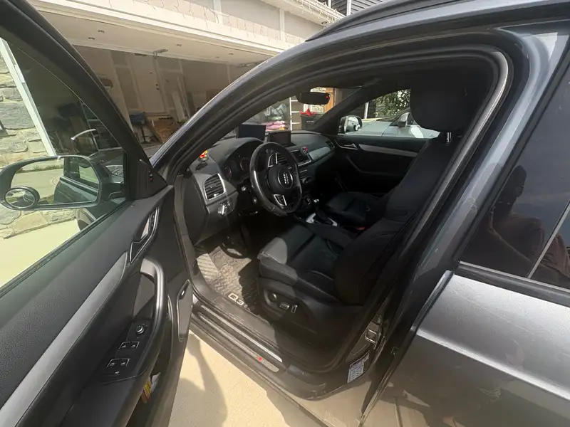 2016 Audi Q3 Technik, šedá, 129 000 km, dovoz Kanada — foto 6 z 12