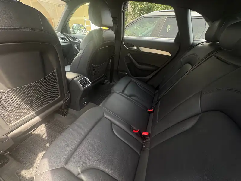 2016 Audi Q3 Technik, šedá, 129 000 km, dovoz Kanada — foto 9 z 12