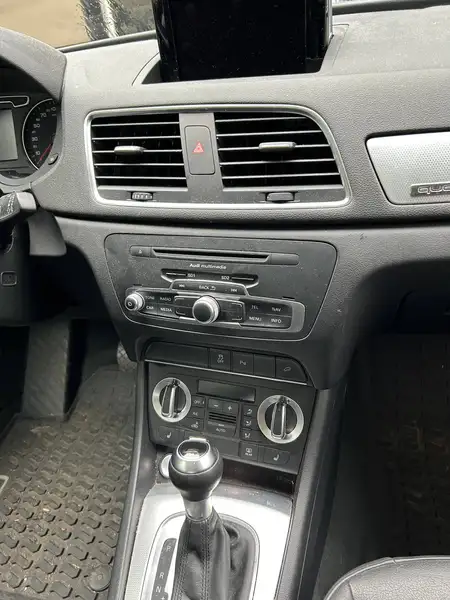 2015 Audi Q3 Technik, 120 588 km, dovoz Kanada — foto 10 z 10