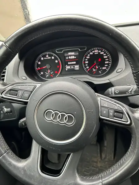 2015 Audi Q3 Technik, 120 588 km, dovoz Kanada — foto 4 z 10
