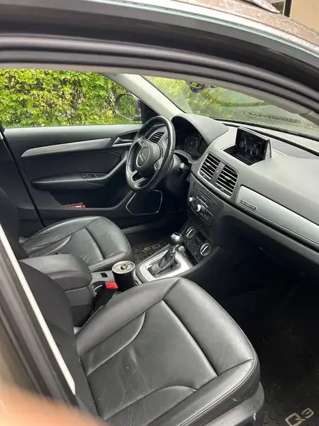 2015 Audi Q3 Technik, 120 588 km, dovoz Kanada — foto 7 z 10