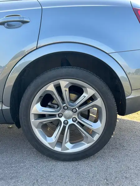 2017 Audi Q3 Progressiv, šedá, 88 000 km, dovoz Kanada — foto 5 z 8