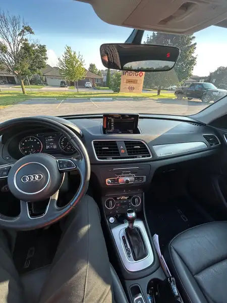 2017 Audi Q3 Progressiv, šedá, 88 000 km, dovoz Kanada — foto 8 z 8