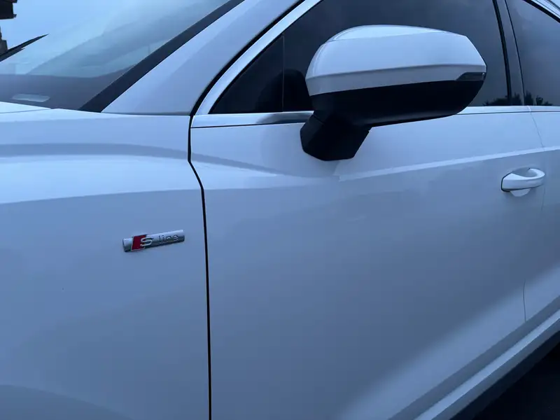 2020 Audi Q3 Progressiv, bílá, 130 500 km, dovoz Kanada — foto 9 z 11