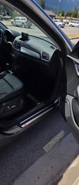 2016 Audi Q3 Technik, šedá, 156 246 km, dovoz Kanada — foto 3 z 12