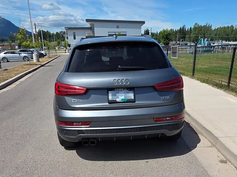 2016 Audi Q3 Technik, šedá, 156 246 km, dovoz Kanada — foto 8 z 12