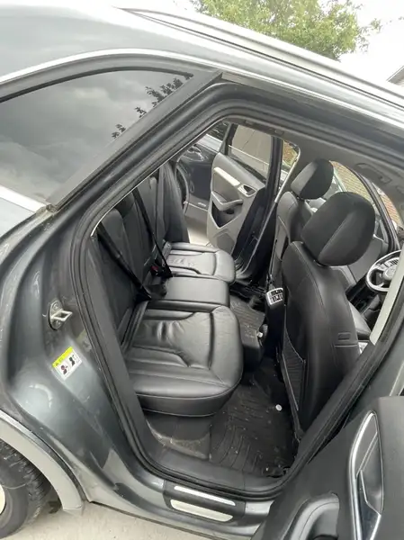 2015 Audi Q3 Progressiv, stříbrná, 165 733 km, dovoz Kanada — foto 3 z 4