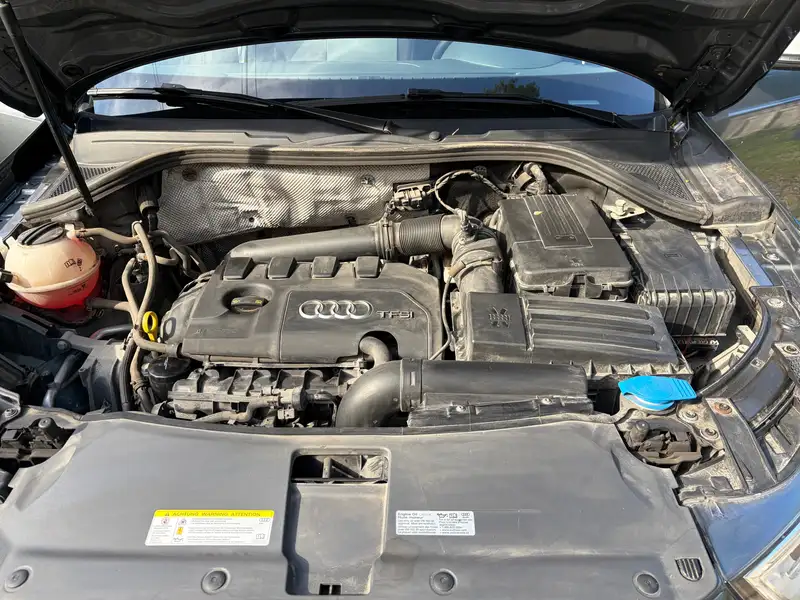 2015 Audi Q3 Progressiv, šedá, 107 600 km, dovoz Kanada — foto 6 z 6