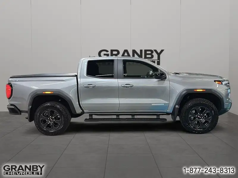 2025 GMC Canyon Elevation, šedá, 16 307 km, dovoz Kanada — foto 4 z 12