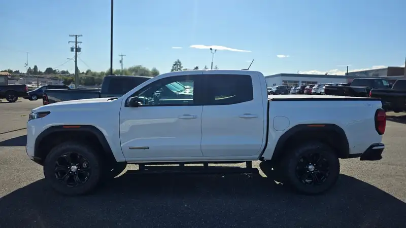 2024 GMC Canyon Elevation, bílá, 56 228 km, dovoz Kanada — foto 8 z 12