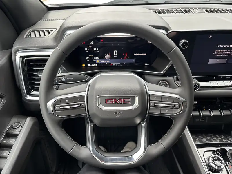 2026 GMC Canyon Elevation, bílá, 6 km, dovoz Kanada — foto 12 z 12