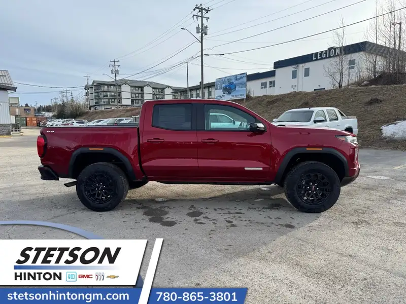 2026 GMC Canyon Elevation, červená, 3 km, dovoz Kanada — foto 4 z 12